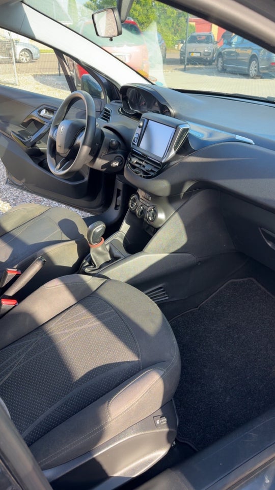 Peugeot 208 1,2 VTi Access 5d