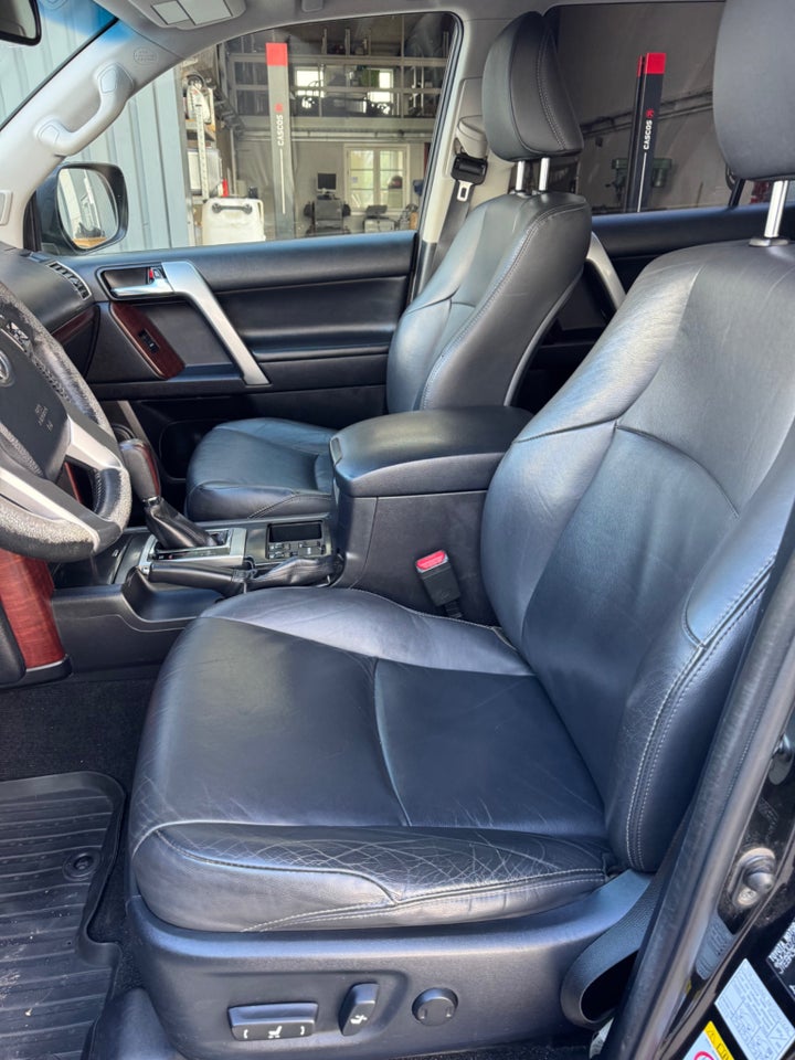 Toyota Land Cruiser 2,8 D-4D T2 aut. 5d