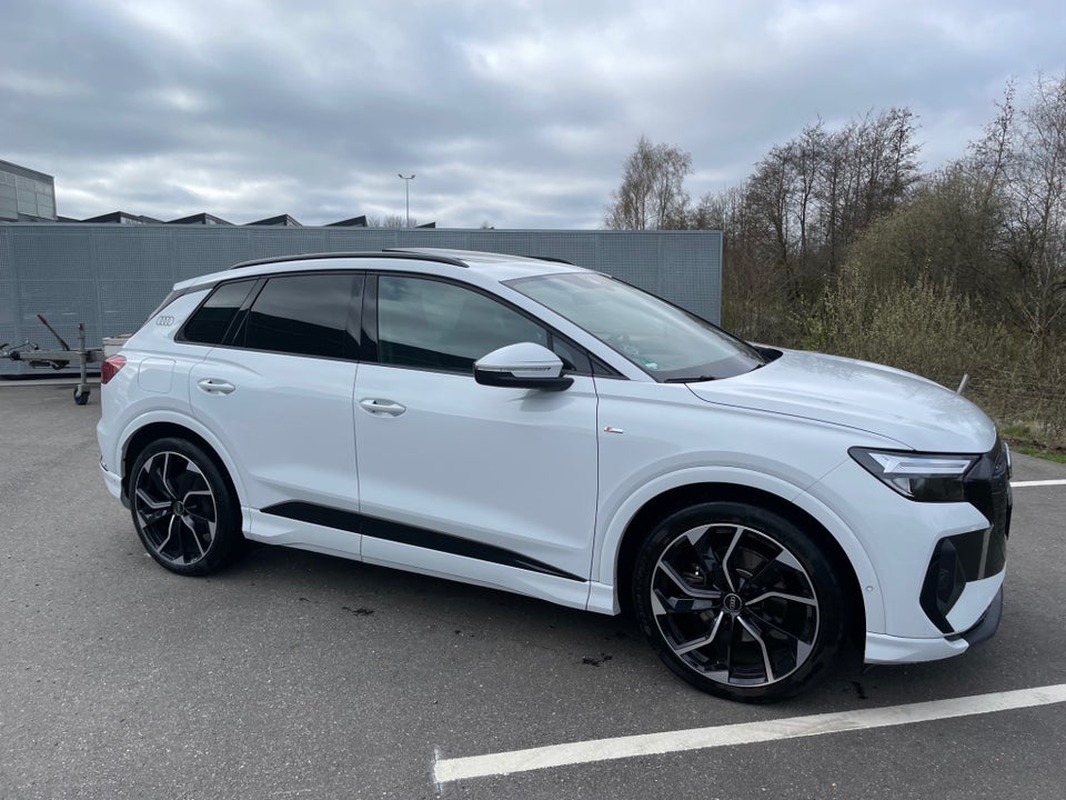 Audi Q4 e-tron 35 S-line 5d