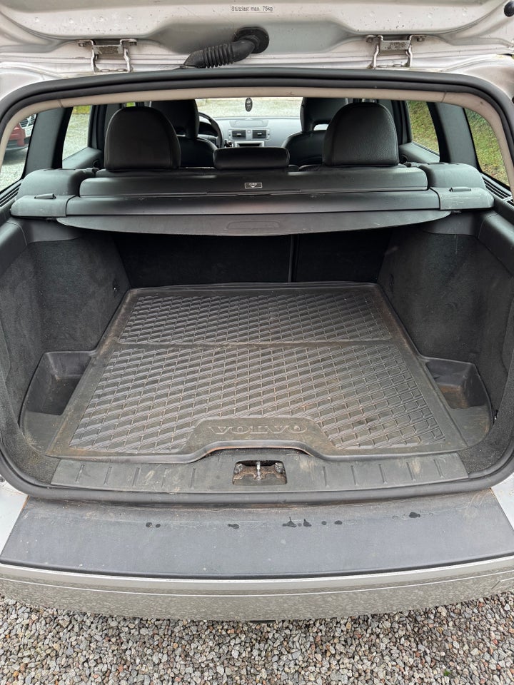 Volvo V50 2,5 T5 Momentum 5d