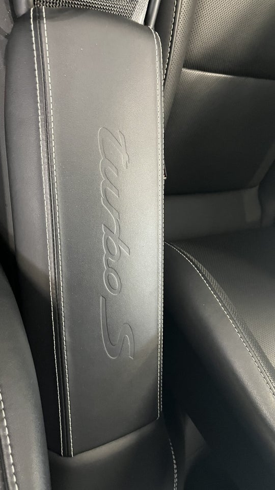 Porsche 911 Turbo S 3,8 Coupé PDK 2d