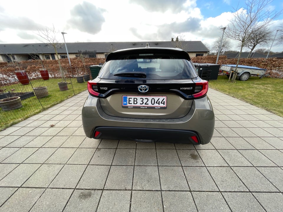 Toyota Yaris 1,5 Hybrid Active Tech+ e-CVT 5d