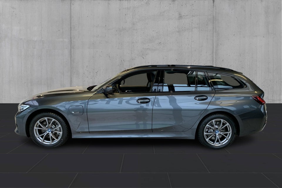 BMW 330e 2,0 Touring Sport Line aut. 5d