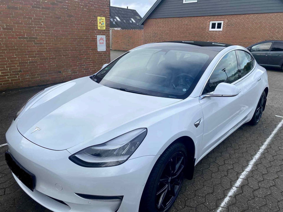 Tesla Model 3 Long Range AWD 4d