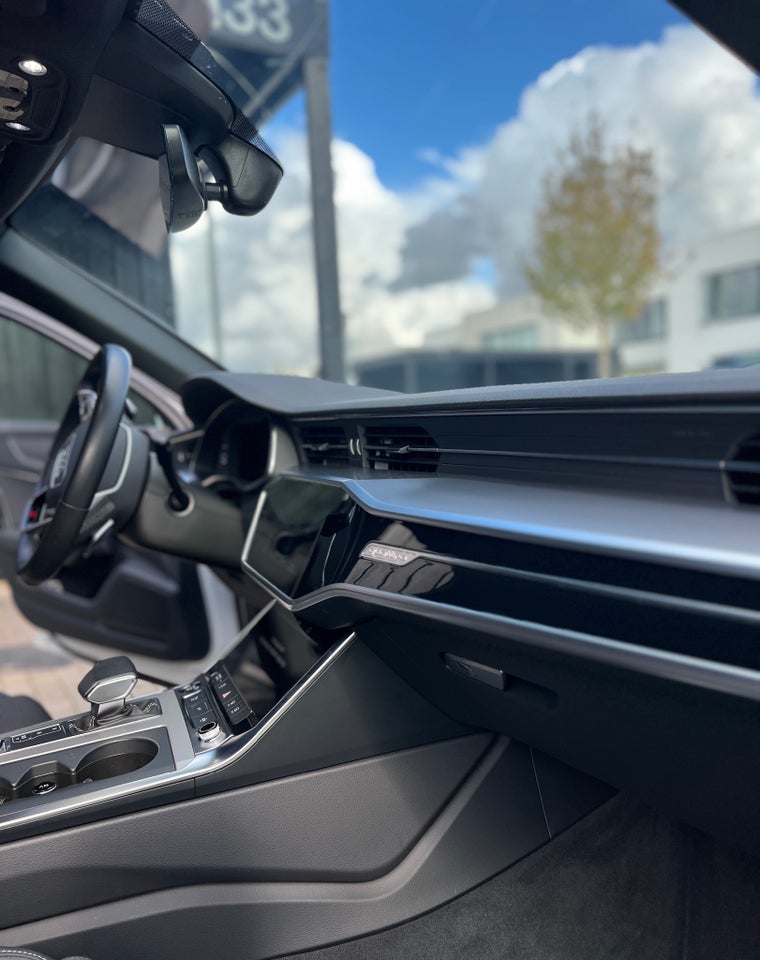 Audi A6 50 TFSi e Sport Prestige Avant quattro S-tr. 5d