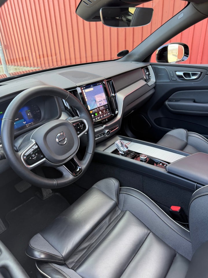 Volvo XC60 2,0 T6 ReCharge Black Edition aut. AWD 5d