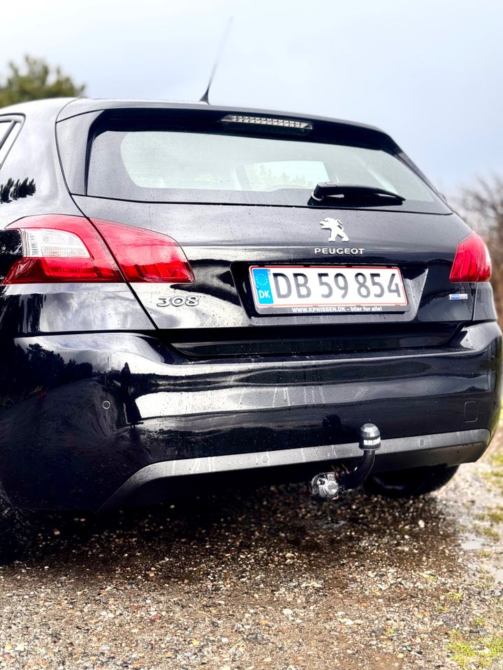 Peugeot 308 1,2 e-THP 110 Active 5d