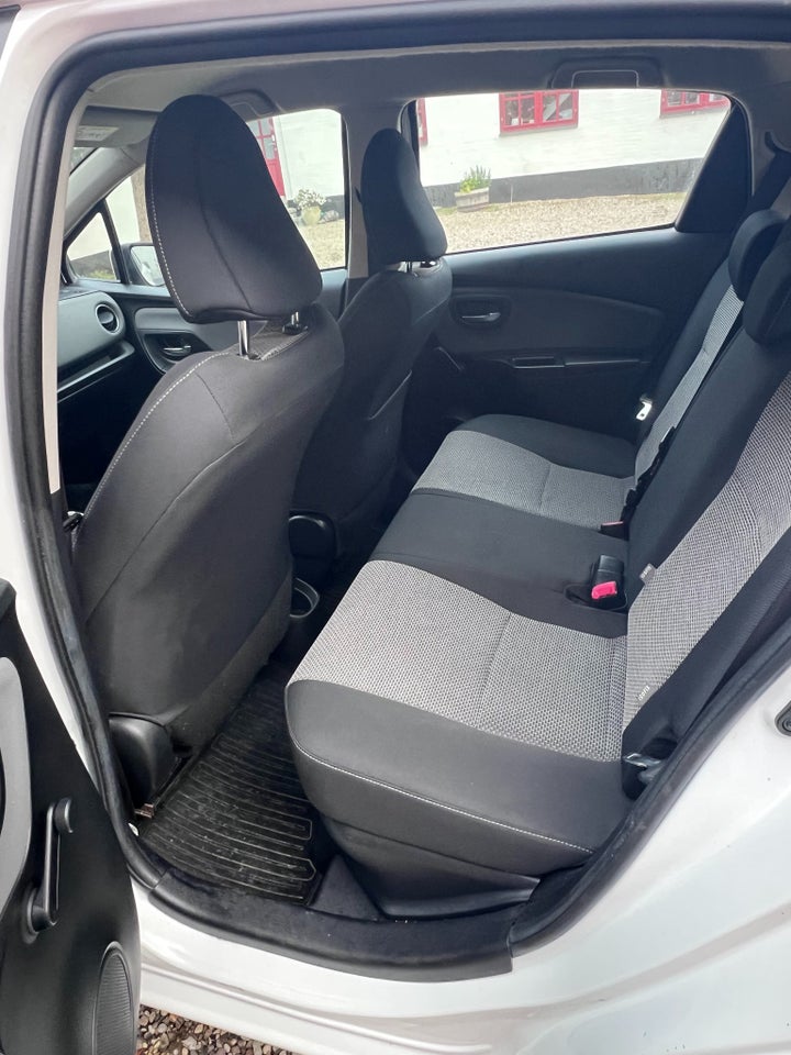 Toyota Yaris 1,5 Hybrid H1 e-CVT 5d