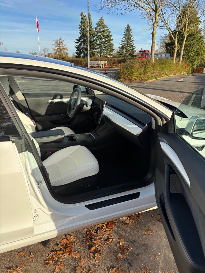 Tesla Model 3 Long Range AWD 4d