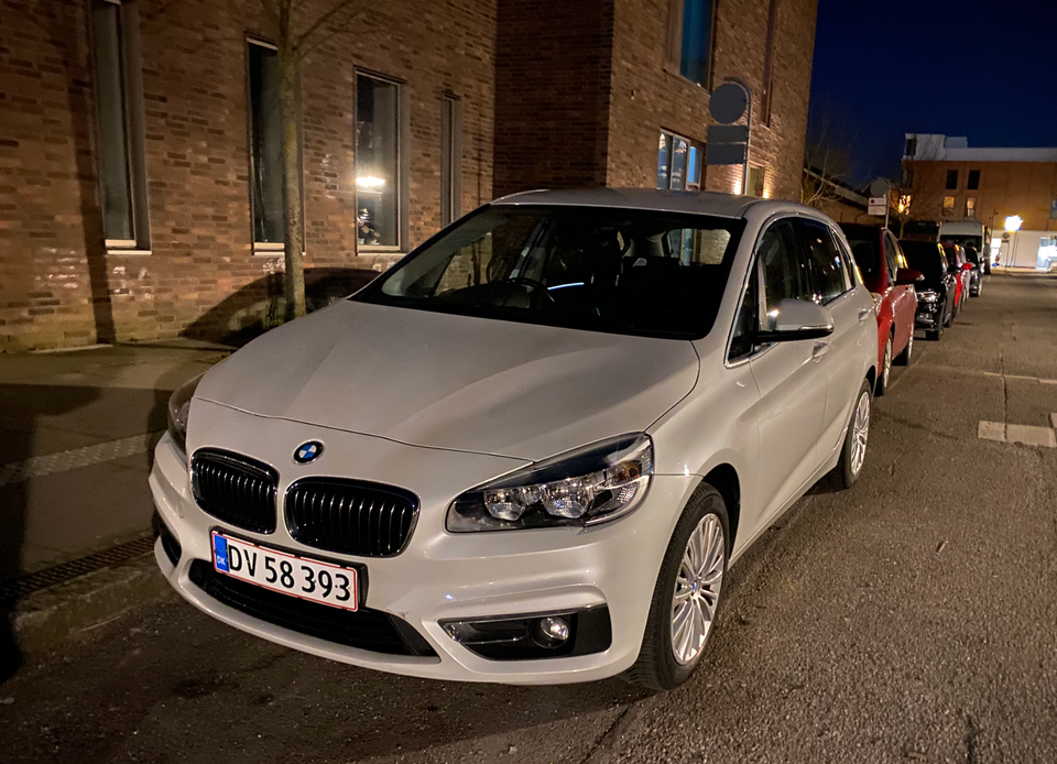 BMW 218d 2,0 Active Tourer Luxury Line aut. 5d