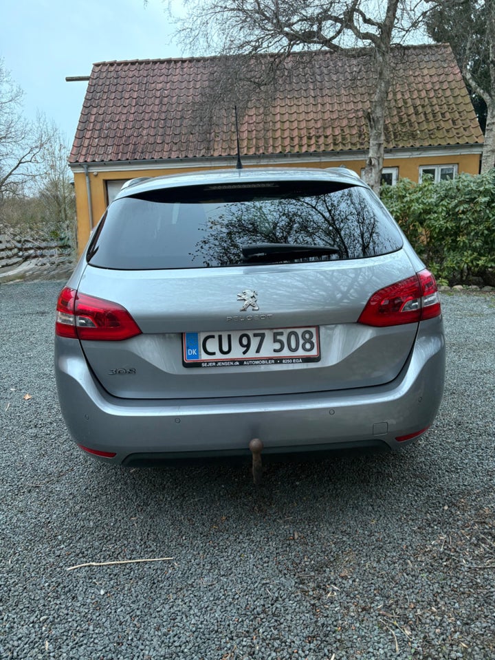 Peugeot 308 1,5 BlueHDi 130 Allure+ Sky SW 5d