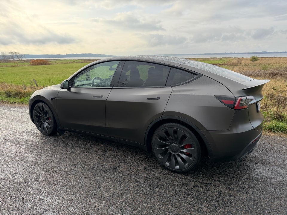 Tesla Model Y Performance AWD 5d