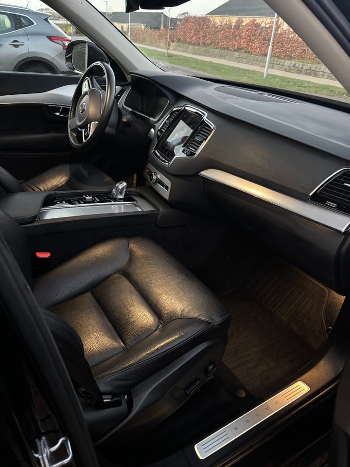 Volvo XC90 2,0 T8 407 Momentum aut. AWD 7prs 5d