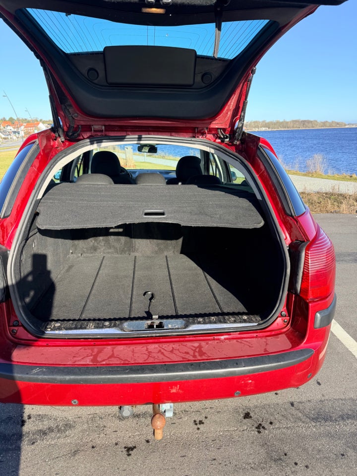 Peugeot 407 1,6 HDi XR SW 5d