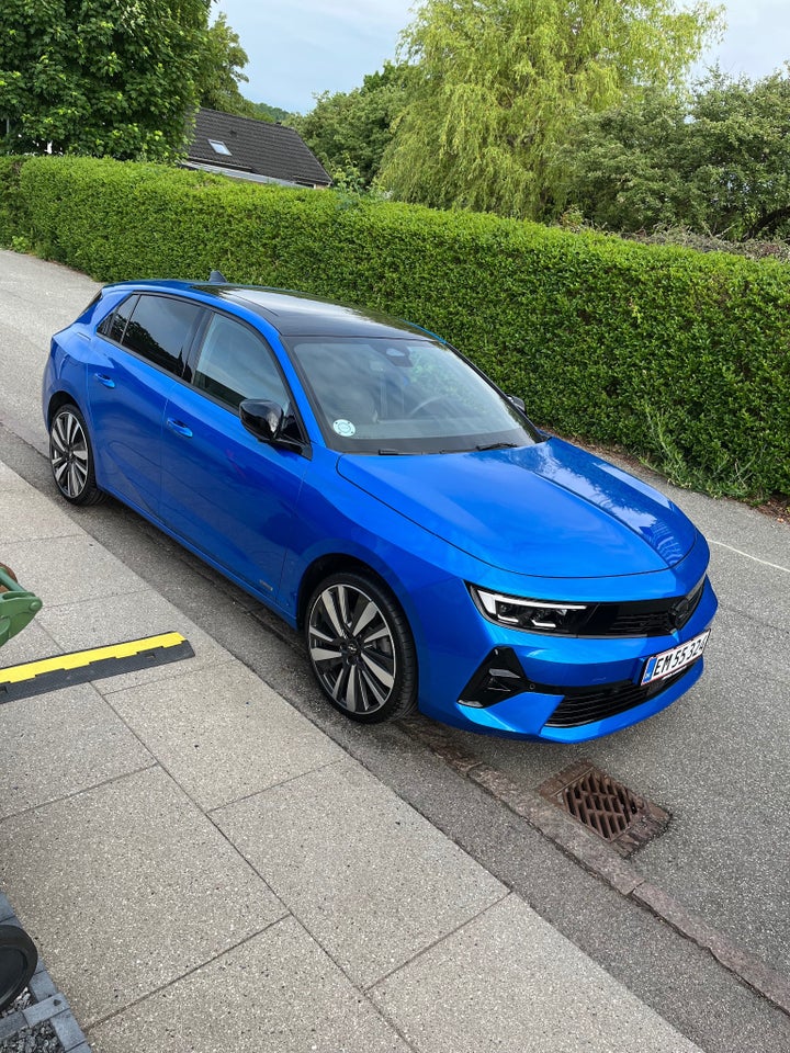 Opel Astra-e 54 Ultimate 5d