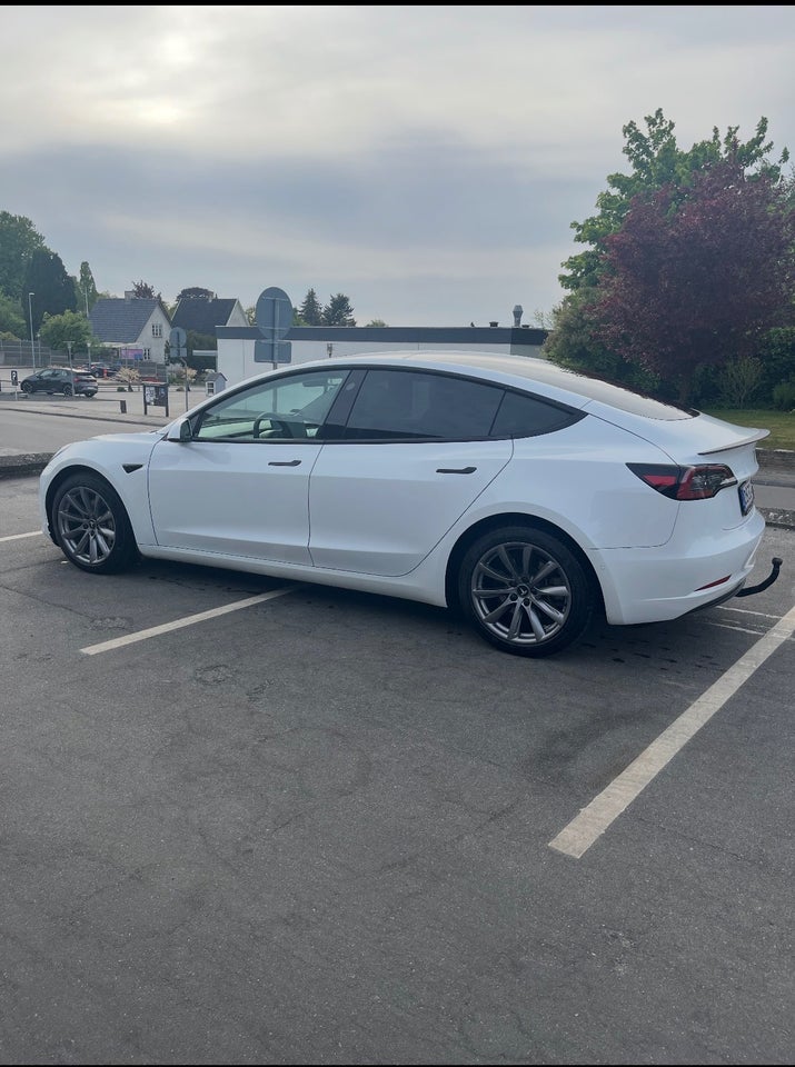 Tesla Model 3 Long Range AWD 4d