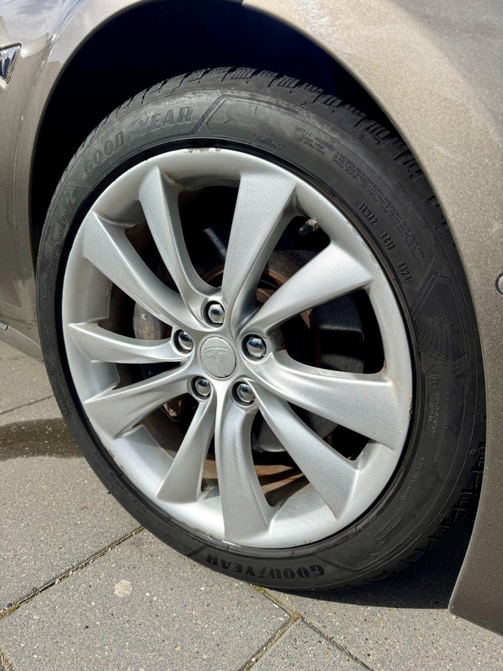 Tesla Model S 90D 5d