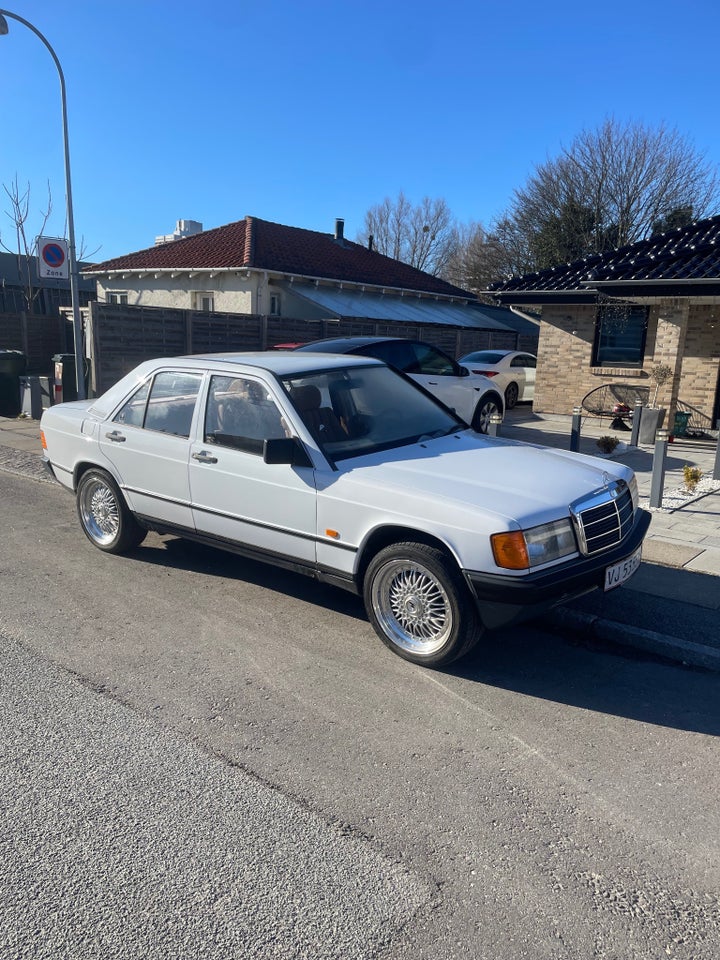 Mercedes 190 E 2,0 aut. 4d