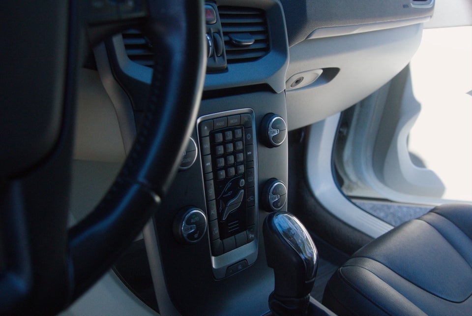 Volvo V40 1,6 D2 115 R-Design 5d