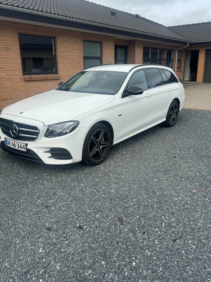 Mercedes E300 de 2,0 AMG Line stc. aut. 5d