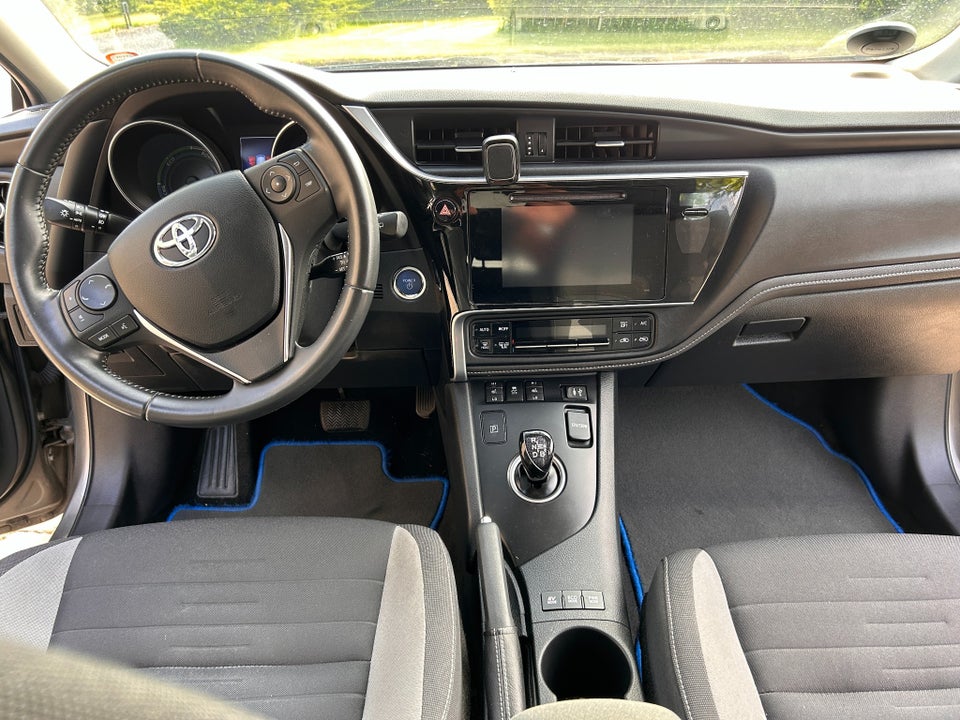 Toyota Auris 1,8 Hybrid H2+ Comfort CVT 5d