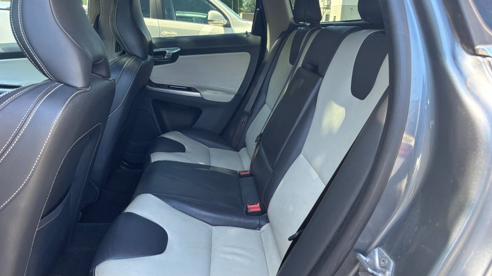 Volvo XC60 2,0 D4 190 Summum aut. 5d