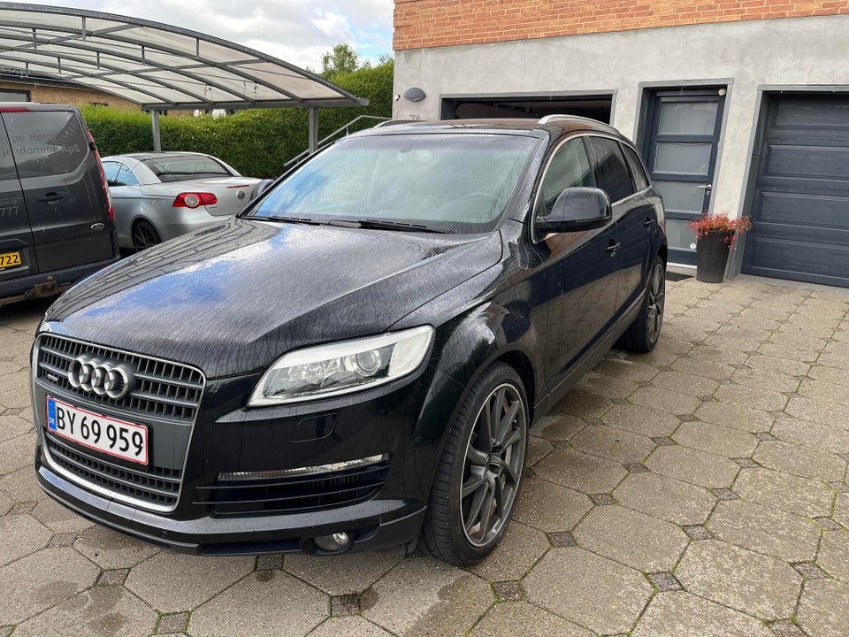 Audi Q7 3,0 TDi 240 quattro Tiptr. 7prs 5d