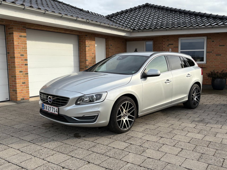 Volvo V60 2,0 D4 190 Momentum aut. 5d