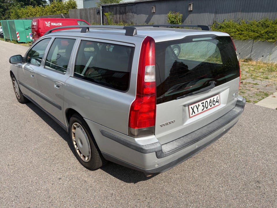 Volvo V70 2,4 T 200 aut. 5d