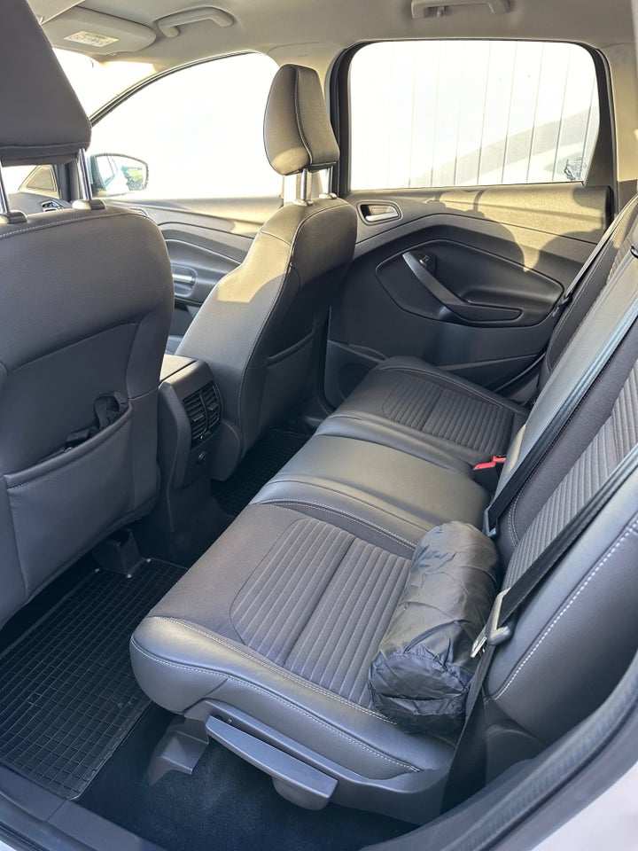 Ford Kuga 2,0 TDCi 120 Titanium aut. 5d