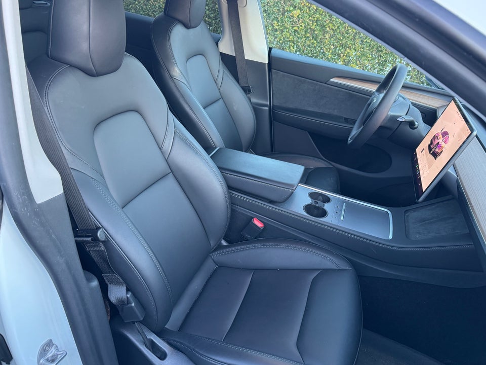 Tesla Model Y Long Range AWD 5d