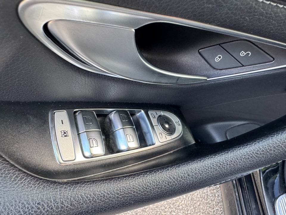 Mercedes E300 de 2,0 Advantage stc. aut. 5d