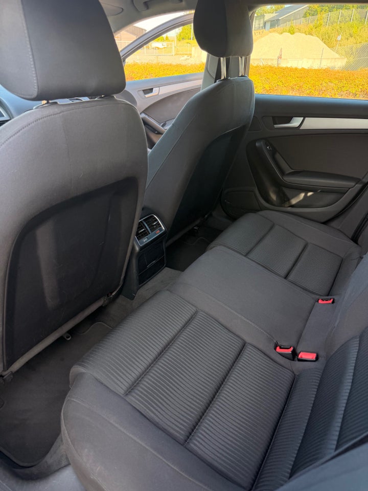 Audi A4 2,0 TDi 150 S-line Avant Multitr. 5d