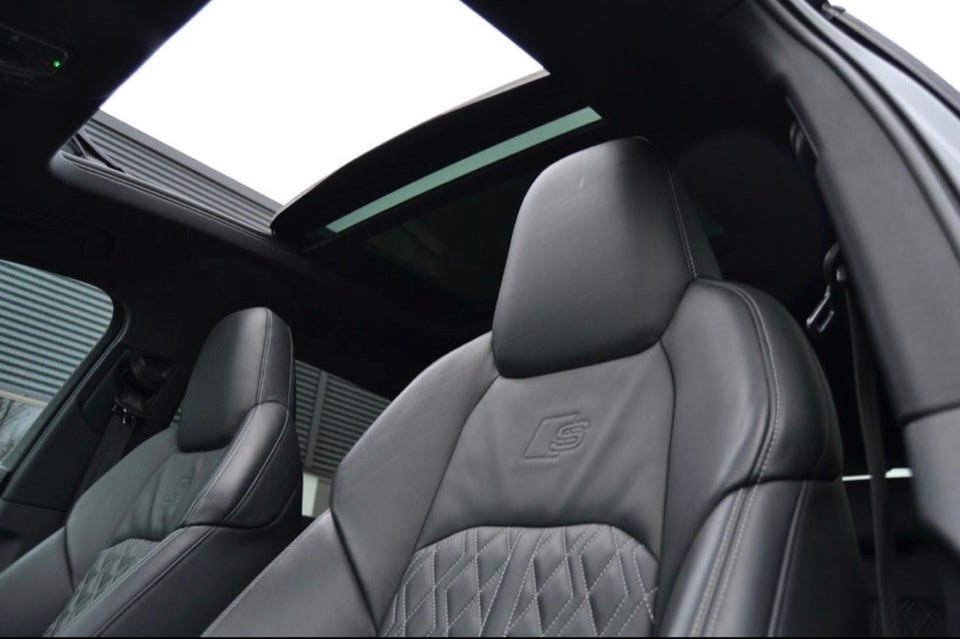 Audi e-tron 55 S-line quattro 5d