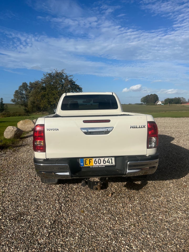 Toyota HiLux 2,4 D-4D 150 T2 Ex.Kab 4x4 4d