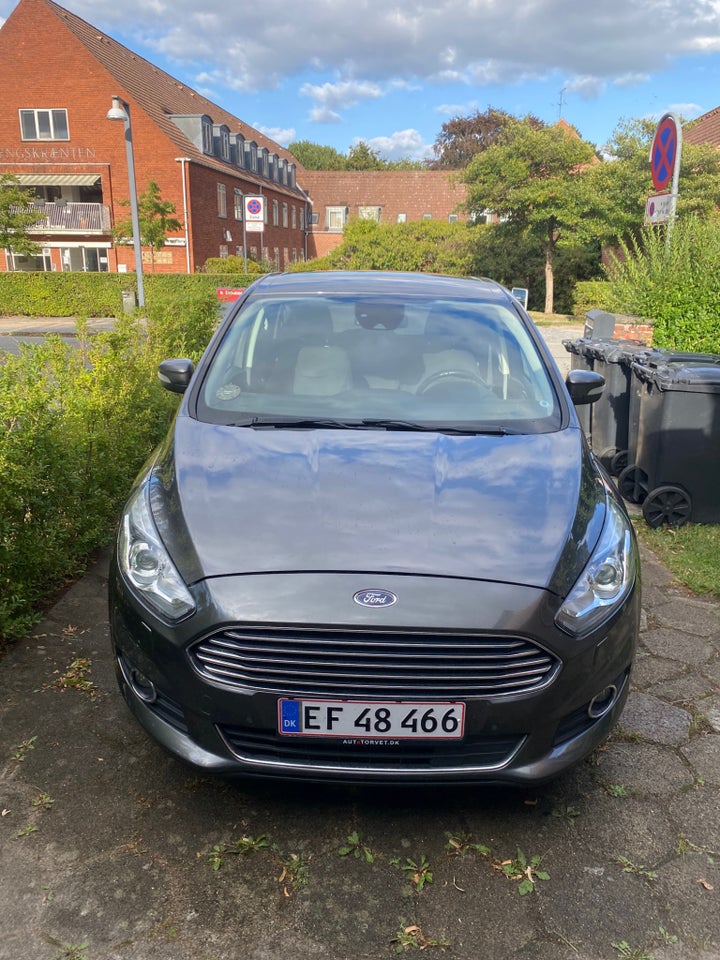 Ford S-MAX 2,0 EcoBlue Titanium 5d