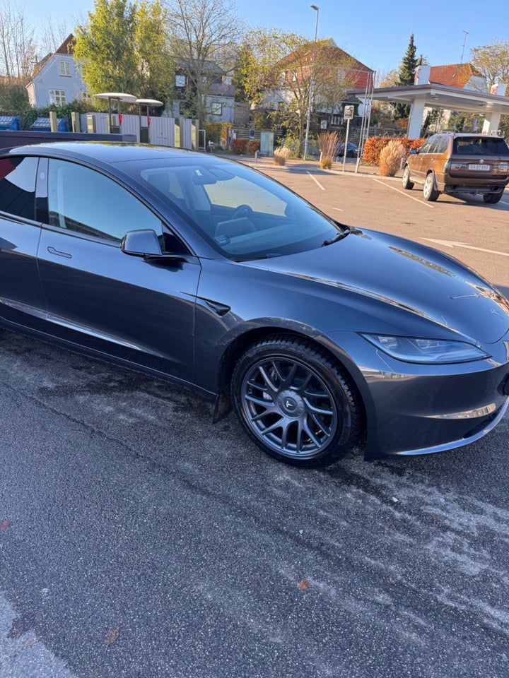 Tesla Model 3 RWD 4d