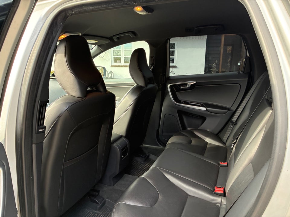 Volvo XC60 2,0 D3 150 Momentum 5d