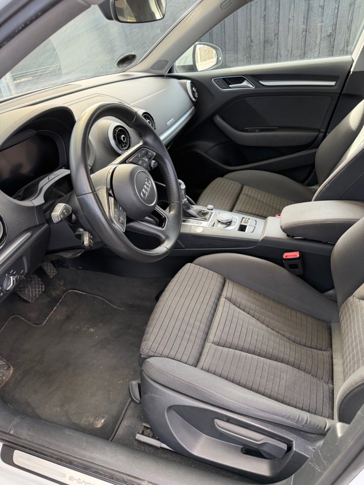 Audi A3 1,4 e-tron S-line Sportback S-tr. 5d