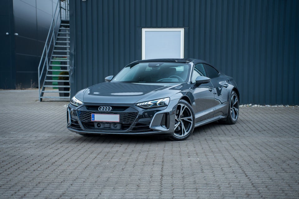 Audi e-tron GT quattro 4d