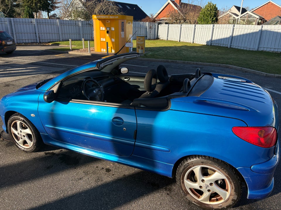 Peugeot 206 1,6 16V CC aut. 2d