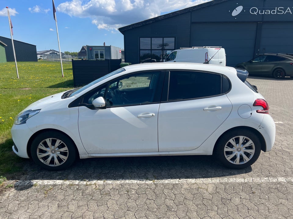 Peugeot 208 1,5 BlueHDi 100 Envy 5d