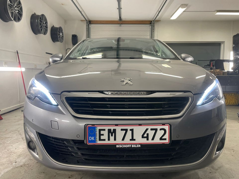 Peugeot 308 1,2 e-THP 130 Active SW 5d