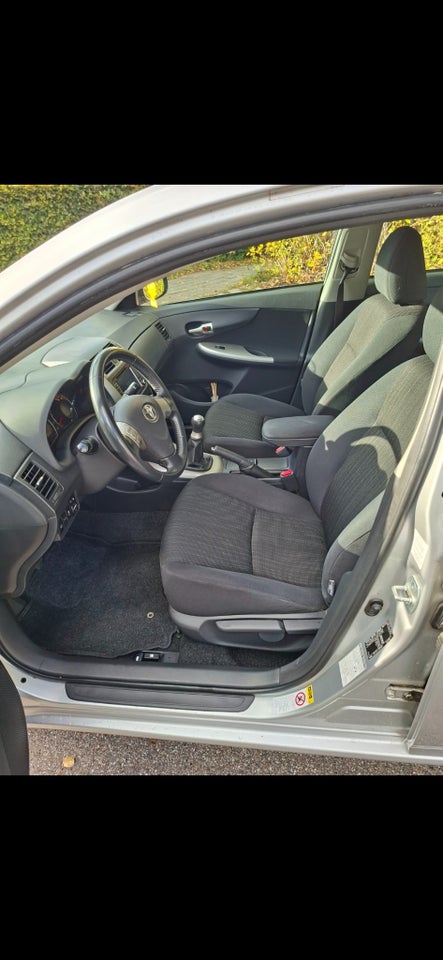 Toyota Corolla 1,6 Luna 4d
