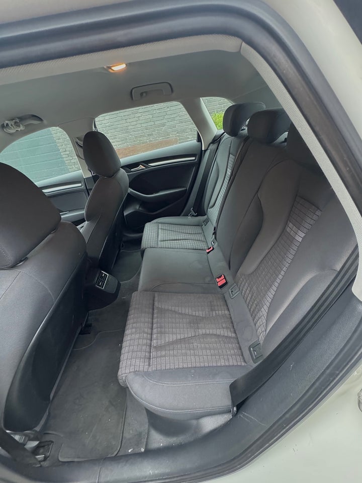 Audi A3 2,0 TDi 150 Ambition Sportback S-tr. 5d