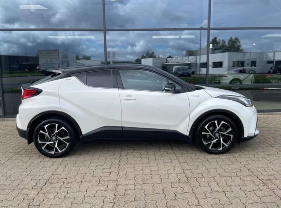 Toyota C-HR 1,8 Hybrid Selected CVT 5d