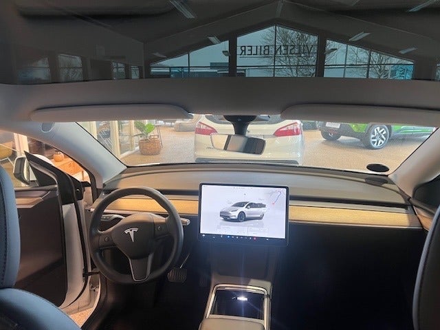 Tesla Model Y Long Range AWD 5d