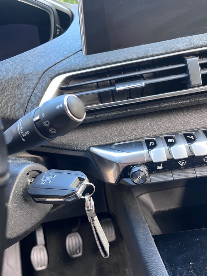 Peugeot 5008 1,5 BlueHDi 130 Allure 7prs 5d