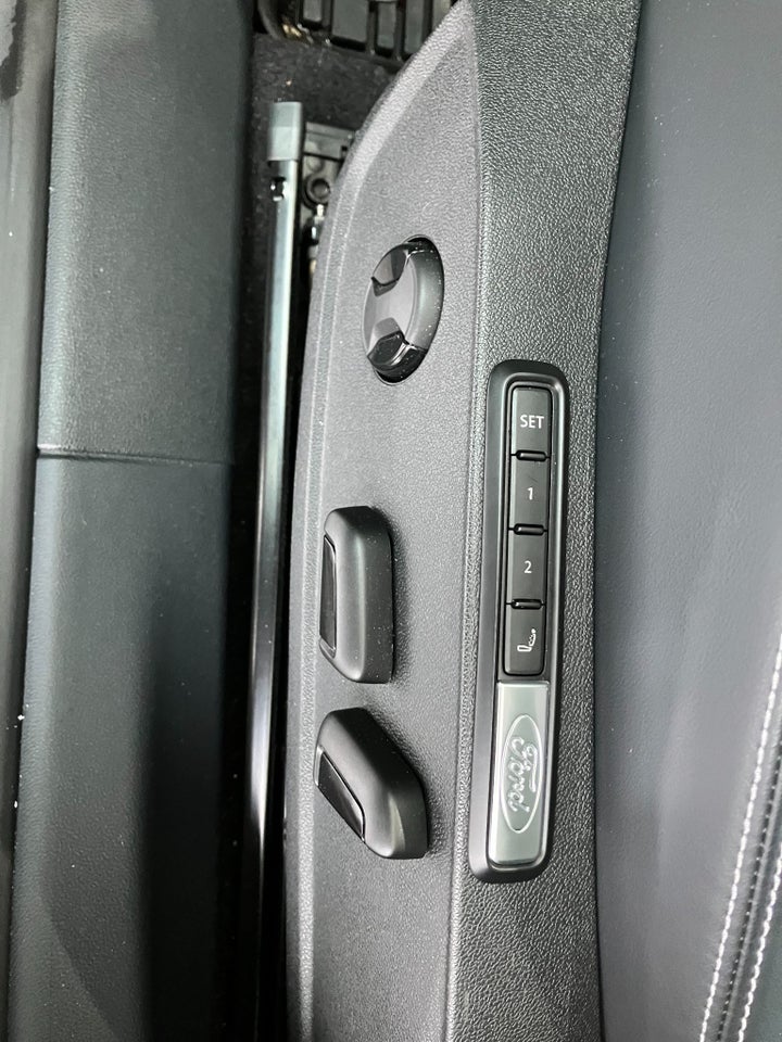 Ford Explorer 77 Premium Extended Range 5d