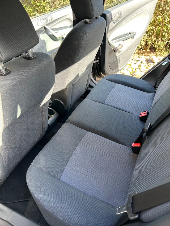 Ford Fiesta 1,4 Titanium 5d